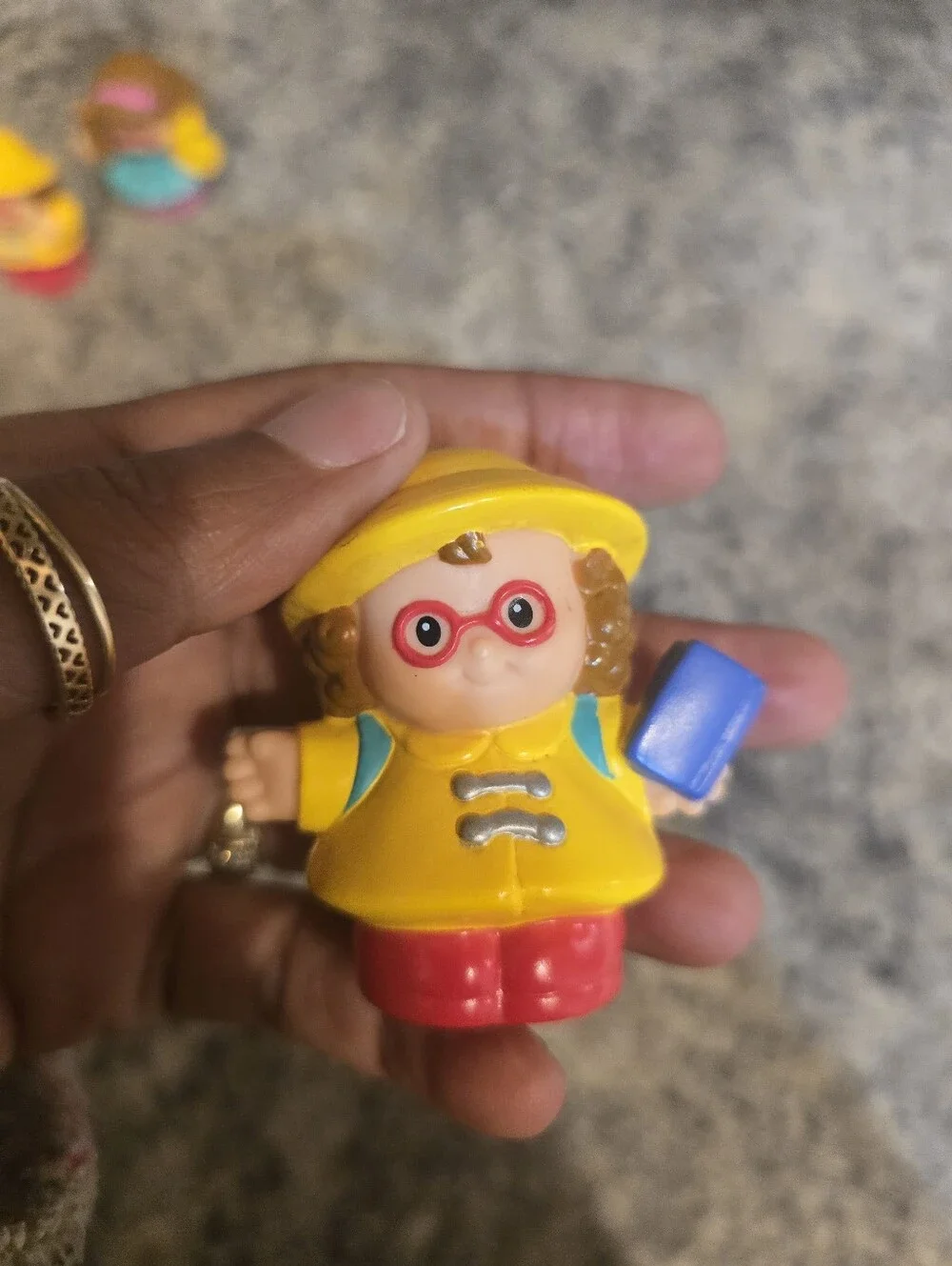 11 Fisher Price Little People Lot + Extra (Maggie/Babies/Moms/Mechanic)